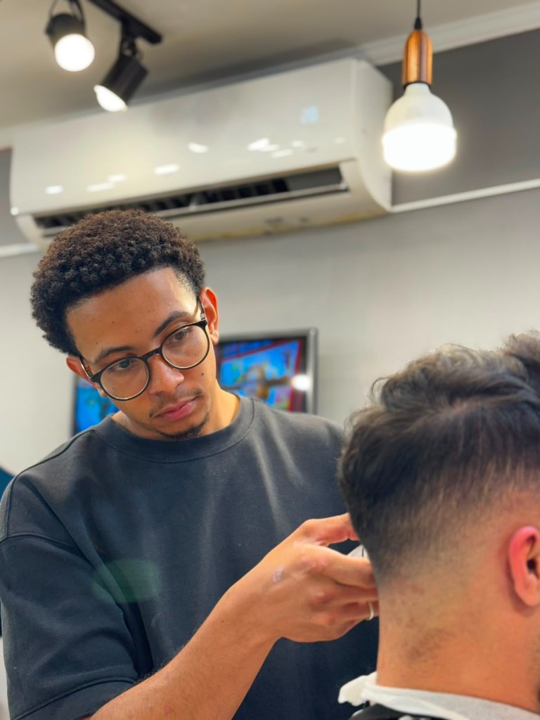 Ryan — afro e tranças na Mafra Hair Club